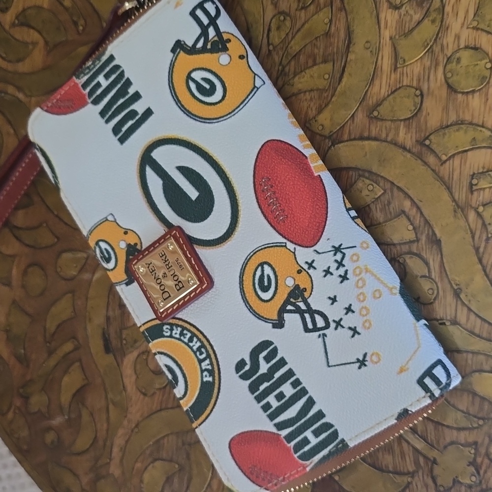 DOONEY & BOURKE WALLET